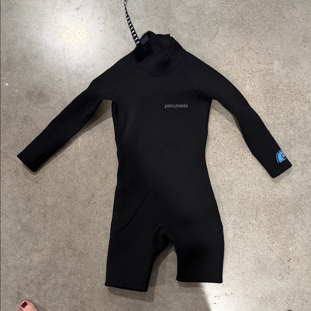 NWOT Patagonia Kids Black Rashguard